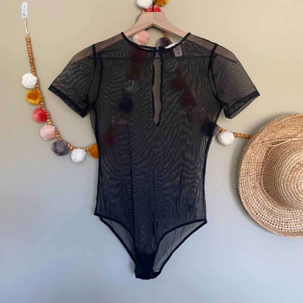 Victoria's Secret Black Sheer Mesh Short Sleeve Bodysuit Size Small